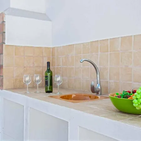 Dolores Пуэрто дель Кармен